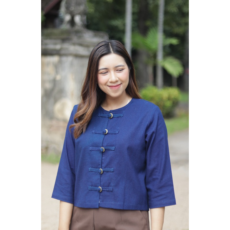 ไซส์ 36-50 เสื้อกาสะลอง มีให้เลือก 3 สี ฝ้ายดิบ/คราม/ดำ ใส่ทำงาน แพทเทิร์นสวยมากๆ เอวเข้ารูปใส่แล้วผอม แนะนำจ้า