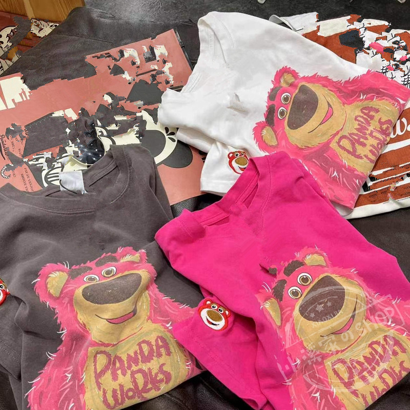 Lotso เสื้อยืดลายหมีล็อตโซ่ เสื้อยืดแฟชั่น ใส่สบาย ผ้าฝ้ายนิ่มๆ