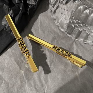 A84 กิ๊บปากเป็ด กิ๊บโลหะติดอักษร PRADA พร้อมส่ง #กิ๊บแฟชั่น #เครื่องประดับ