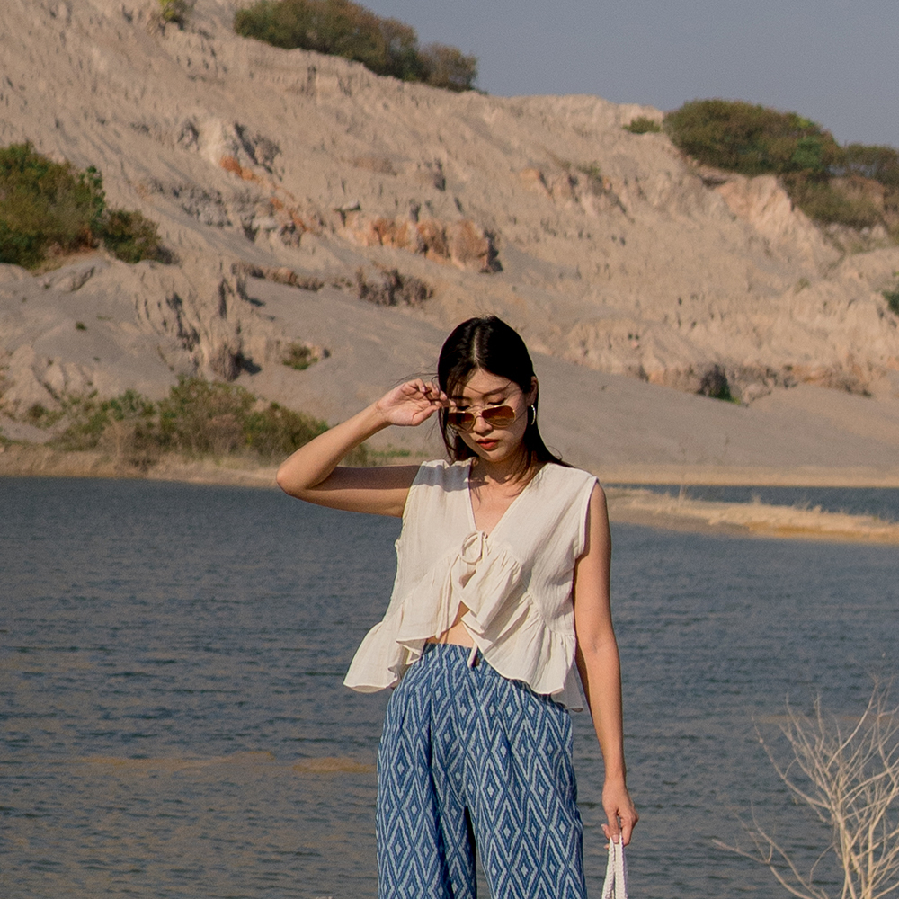 APRIL'S | Bua-kram summer tops เสื้อเล่นระบายผูกหน้า