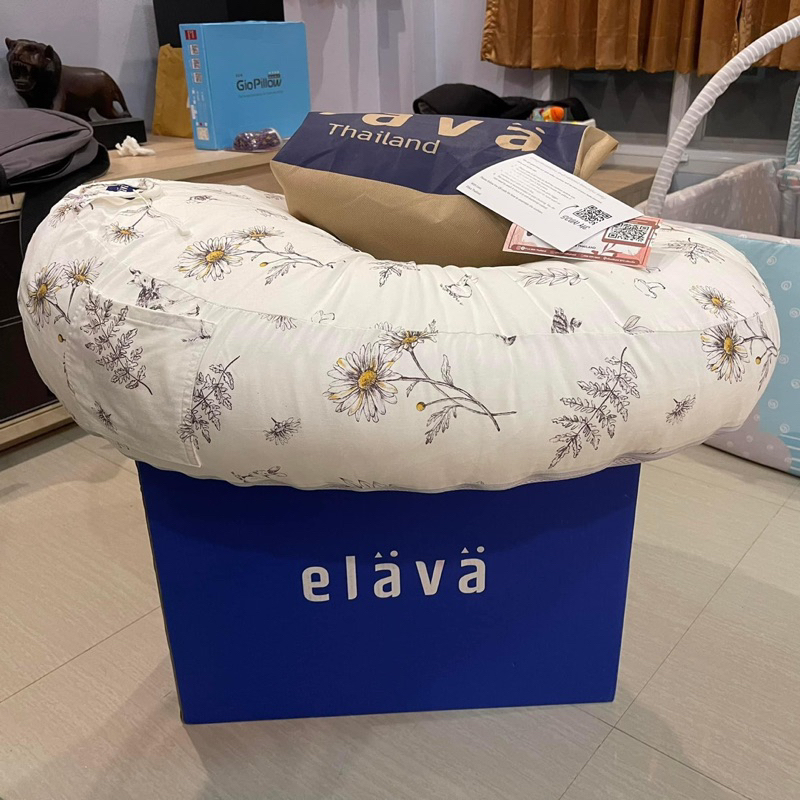 Elava (มือสอง) 98% รุ่น  dual ลาย daisy เหมือนใหม่ ไม่มีตำหนิ มีถุงแบรนด์+กล่อง การ์ดครบ