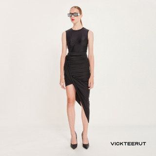 VICKTEERUT Asymmetrical Drape Skirt กระโปรงเข้ารูป จับเดรป