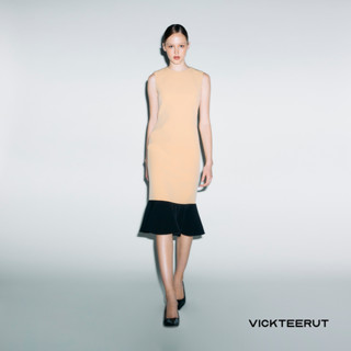 VICKTEERUT Re-Edition Sleeveless Sheath Dress with Contrast Flounce Hem เดรสแขนกุด เข้ารูป ตกแต่งระบาย