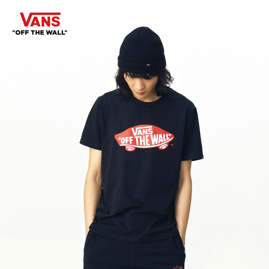 VANS AP M VANS OTW SS TEE-B - BLACK-RACING RED เสื้อยืดคอกลม ชาย หญิง