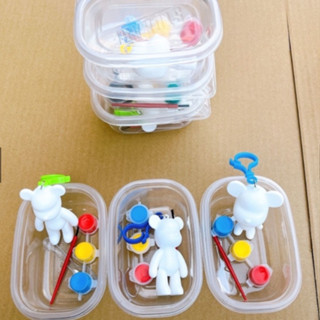 ชุดระบายสีตุ๊กตารูปปั้นหมีพร้อมสีและพู่กัน มีพวงกุญแจ จัดส่ง คละสี / คละไซส์ สำหรับฝึกความสามารถทางศิลปะ (Painting Doll)