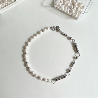 Morethanyoursee | Half Pearls Necklace สร้อยคอลูกปัดสแตนเลส มุกน้ำจืด งานแฮนด์เมด