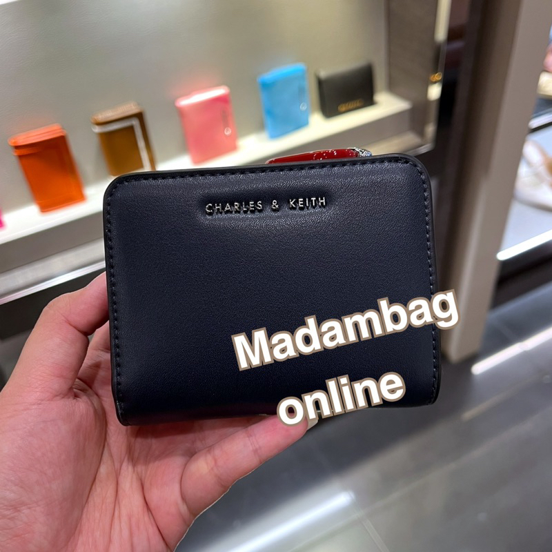 𝗖𝗛𝗔𝗥𝗟𝗘𝗦 & 𝗞𝗘𝗜𝗧𝗛 Mini Top Zip Small Wallet  กระเป๋าสตางค์ใบสั้น แท้จากช็อป