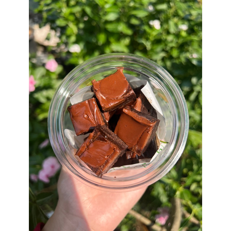 Fudge Brownie Nutella Cube บราวนี่นูเทลล่า (อากาศร้อนมีโอกาสน้องเป็นก้อนกลมๆ น้า) หนึบหนับ เข้มข้น ห