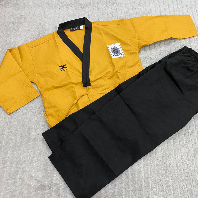 B5# ชุดพุมเซ่ผู้ เสื้อทอง+กางเกงดำ ผ้าพิเศษสำหรับพุมเซ่ ชุดครู เบอร์160-190 ชุดเทควันโด้ ชุดเทควันโด ชุดพุมเซ่เทควันโด