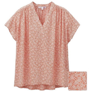 Uniqlo Liberty LONDON x cotton x S  ลายดอกแดงเล็กๆน่ารัก ผ้าใส่สบาย ❌ป้ายข้างตัด อก 52 ยาว 21 • Code : 287(4)