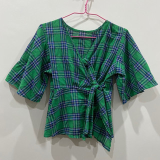 มือ2 เสื้อ ลายสก็อต ผูก