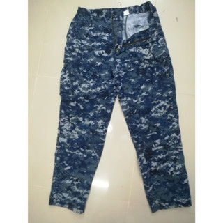 01US NAVYกางเกงทหารUSTROUSER NAVY DIGITAL PATTERN ขนาดM -Rเอว 31-35นิ้วลายพรางดิจิตอลน้ำเงินสีน้ำเงิน NWU Type I  ผ้า50/