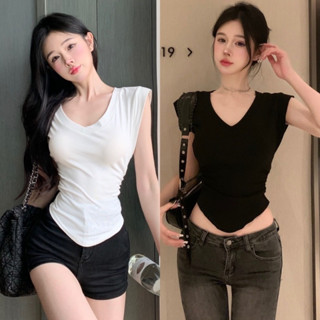 📍พร้อมส่ง📍เสื้อยืด คอวี ผ้านิ่ม 2 สี ขาว🖤ดำ ใส่ได้ตลอด ดีเทลเอวจีบ ทรงน่ารัก🤍