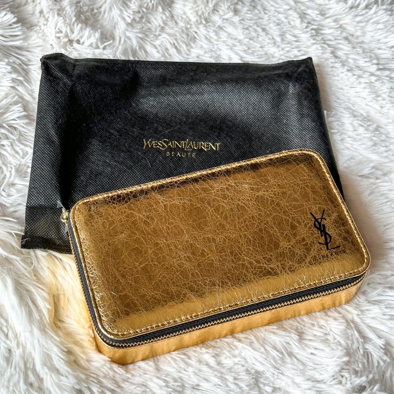กระเป๋าเครื่องสำอางค์ YSL แบบซิปรอบ สีทองหรูหรา ด้านในมีกระจก (สินค้าสภาพใหม่ ยังไม่เคยใช้งาน