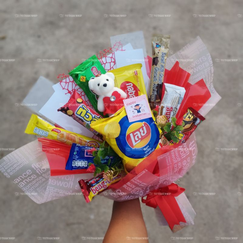 ช่อขนม ของขวัญทั้งสวยทั้งอร่อย >> ฟรี ซองธนบัตร เพิ่มมูลค่าให้กับช่ออีกด้วย