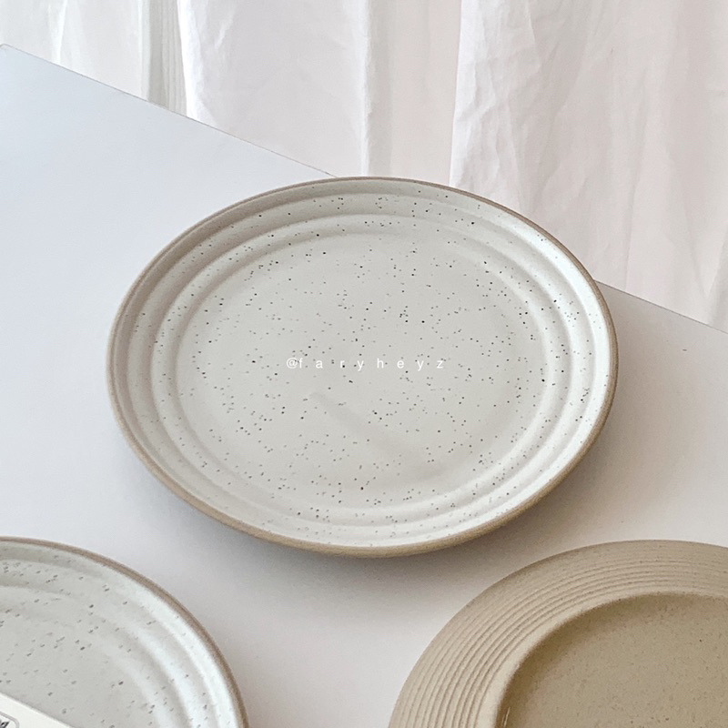จานเซรามิคลายกระ ยกขอบ ก้นเนื้อทราย freckles plate | faryheyz
