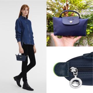 Longchamp Pouch Green สี Navy 💙💙✨✨กระเป๋าอเนกประสงค์ ใส่ Iphone Plus ได้ค่ะจุของได้เยอะ ออกช้อปฝรั่งเศสมีบาร์โค้ตครบค่ะ