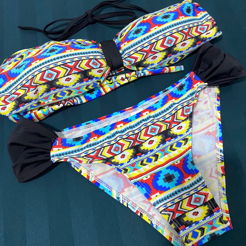 ชุดว่ายน้ำ bikini มือสอง