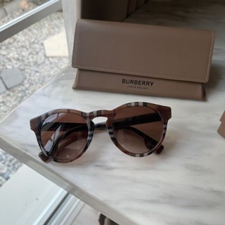 😎😎แว่นตา กันแดด NEW BURBERRY สีน้ำตาล กรอบลาย Burberry