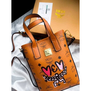 กระเป๋า MCM Love Tote Bag