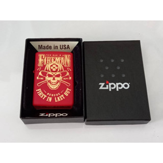 ZIPPO 80966   FIREMAN  SKULL DESIGN  RED MATTE LASER ENGRAVE   สีแดงเมทาลิค  ลายแบบเลเซอร  ของใหม่ไม่ผ่านการใช้งาน