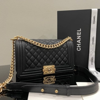 กระเป๋าสะพายข้าง chanel  งาน Vip หนังแท้ 100% งานสวย เป๊ะเหมือนแท้เลยค่ะ  size  25cm boxset