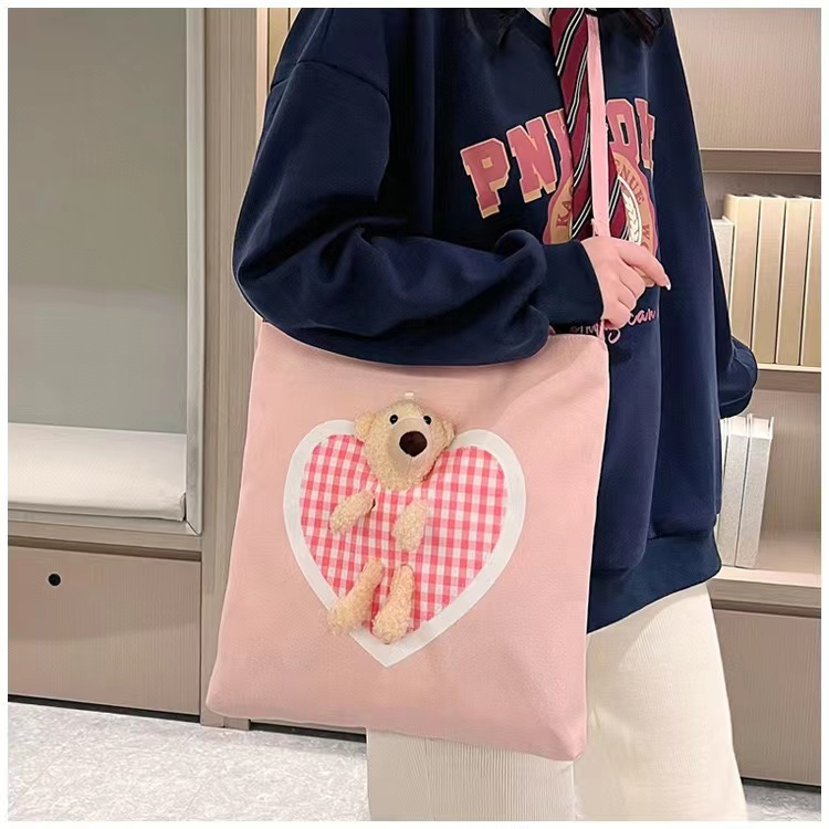 กระเป๋าผ้าแคนวาสใบใหญ่ใส่ได้ใส่ของได้เยอะ-มีตุ๊กตา