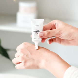 ครีมทามือน้ำหอม หอมส ยาวนาน หอมส ติดทน Hhoms Perfume Hand Cream