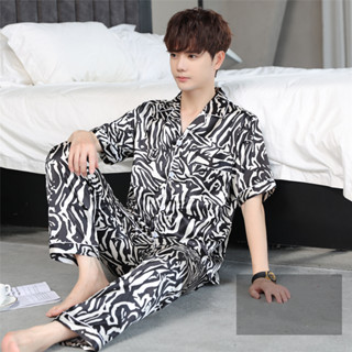 1ชุดนอนผู้ชาย เเขนสั้นขายาว ผ้าซาตินสุดหรู  คอปก pajamas men เซ็ทเสื้อ สวมใส่สบาย ผ้าเย็น ผ้านิ่มไม่เเข็ง