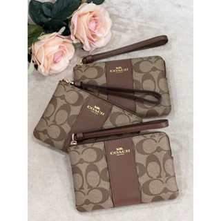 👛👛กระเป๋า คล้องมือ ผู้หญิง💥💥NEW COACH CORNER ZIP WRISTLET IN SIGNATURE CANVAS (COACH 58035) มีหลายสีเลยค่ะ