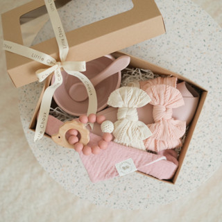 Baby gift set (small size) กิ๊ฟเซ็ตชุดเล็ก แบบมีโบว์ ในเซ็ตมี 6 ชิ้น สำหรับน้องผู้หญิง