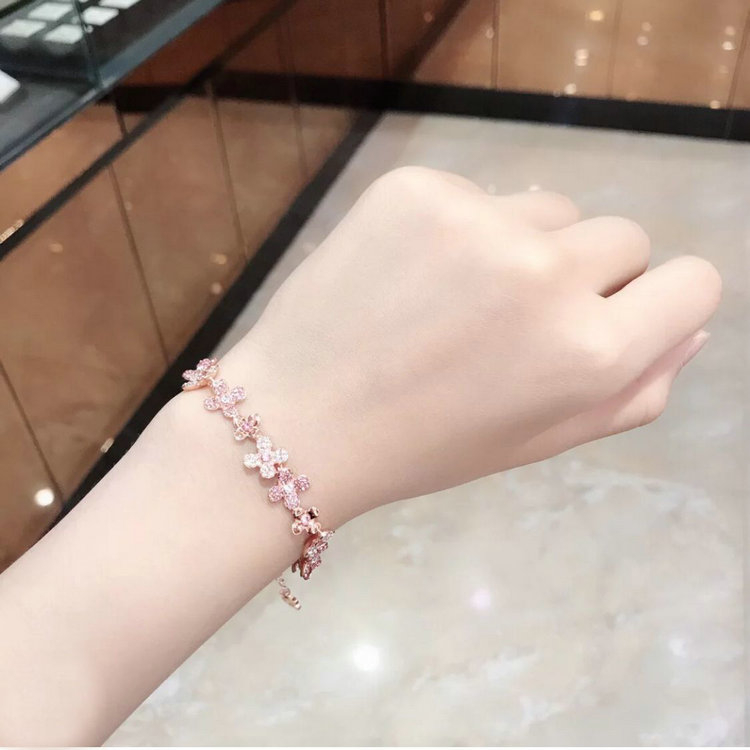 สินค้าพร้อมส่งในไทย Swarovski ของแท้ Swarovskiสร้อยข้อมือ สร้อยข้อมือผู้หญิง เครื่องประ ของขวัญ ของแท้100%