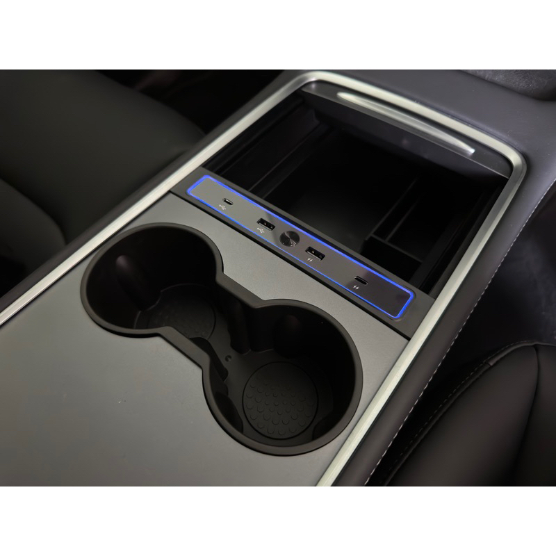 Tesla Hub USB 2.7W V.1 Tesla model 3/Y
