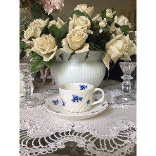 Marui Blue &amp; White Teacup  ลายดอกกุหลาบคลาสสิก เเต่งขอบนูนริ้วๆ สวยงามต้องมีติดบ้านค่ะ