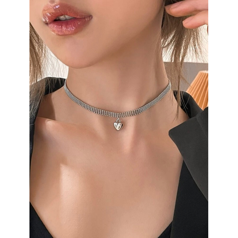 Dazy Heart Charm Choker