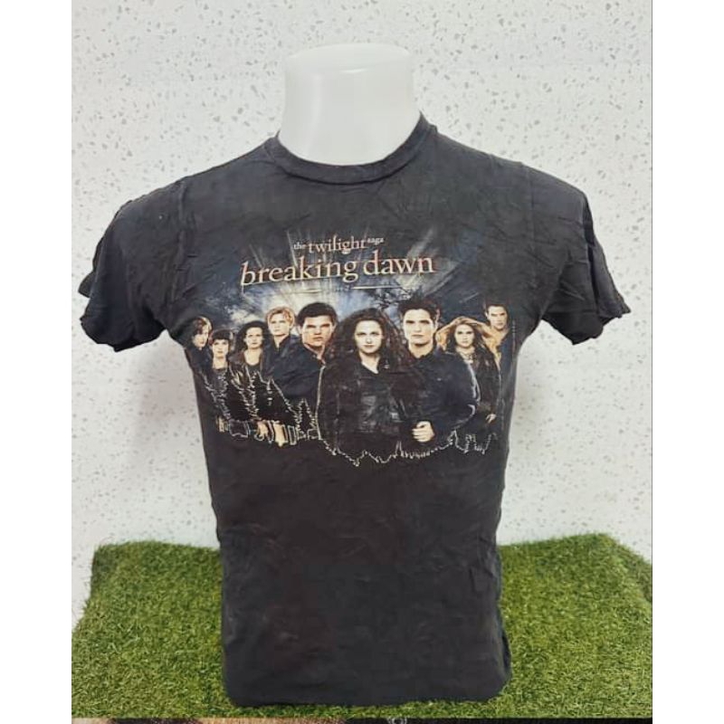 เสื้อThe Twilight Saga Movie Breaking Dawn Part 2 (ส่งฟรี) #มือสอง #ส่งฟรี