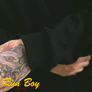 เสื้อยืด RUNBOY แขนยาว ป้ายแดง คอฟิต สีดำ