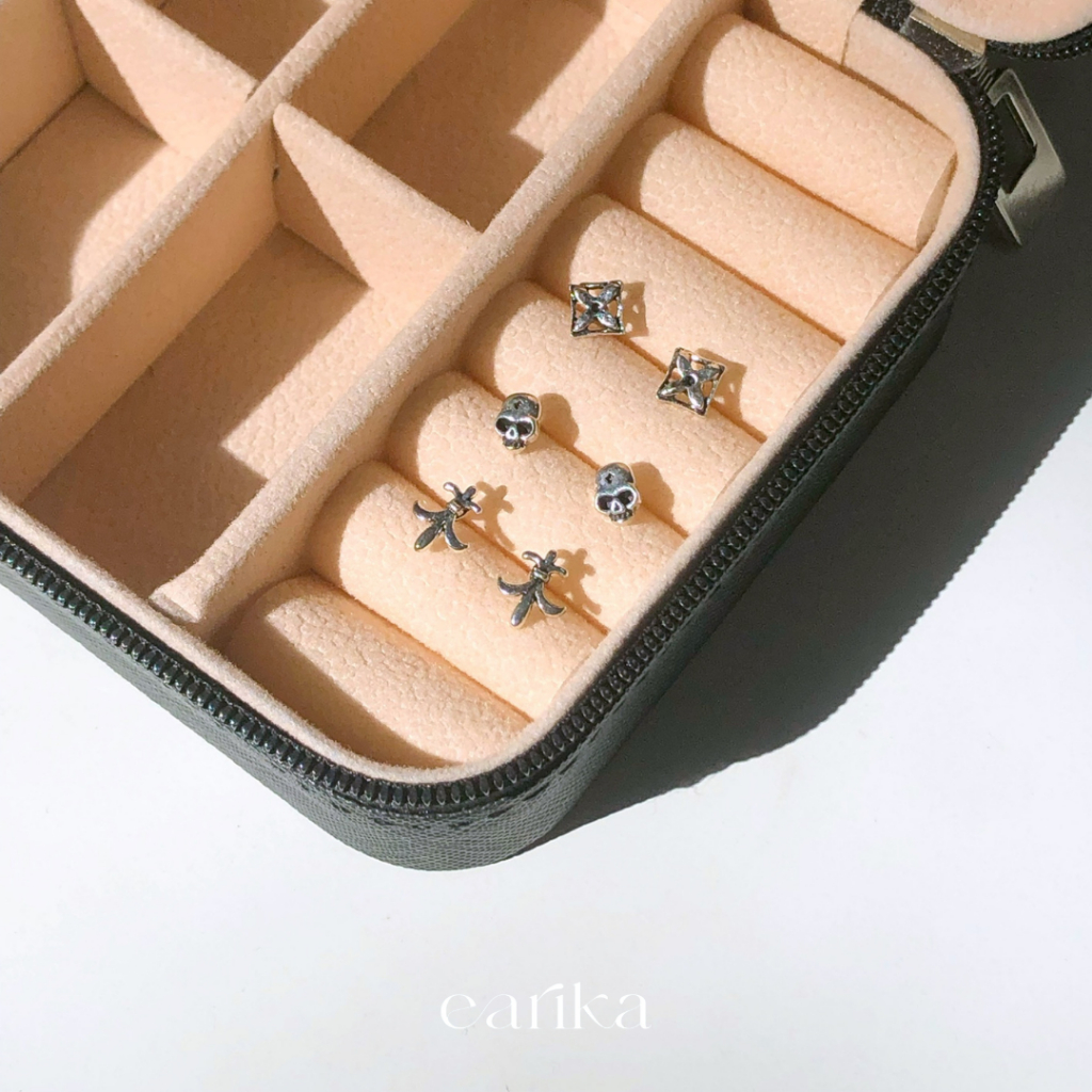 earika.earrings - gothic skull set เซ็ตต่างหูหัวกะโหลกก้านเงินแท้ชุบทองคำขาว คนแพ้ง่ายใส่ได้