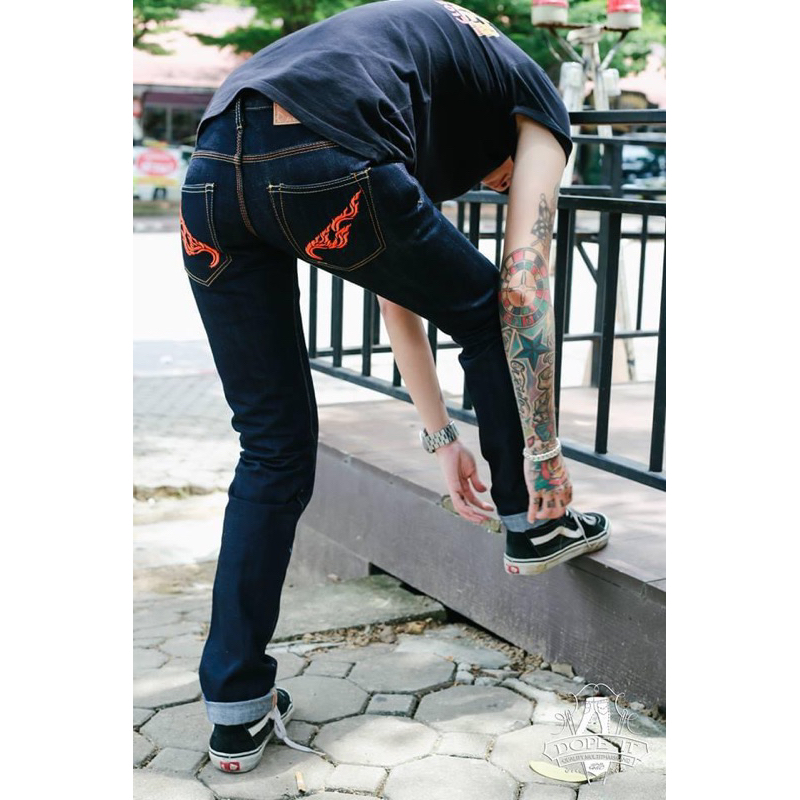 ลดล้างสต็อค SURIYA กางเกงยีนส์ผู้ชาย ทรงกระบอกเล็ก รุ่น อรุณ SLIM FIT ผ้าญี่ปุ่น 14oz. สินค้าล็อตสุดท้าย