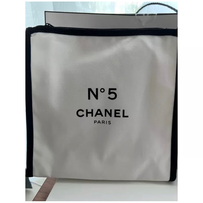 กระเป๋าเครื่องสำอาง Chanel N5