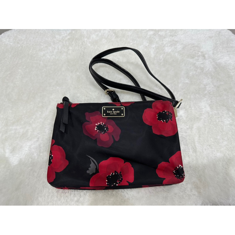กระเป๋าสะพาย Kade spade สภาพดี