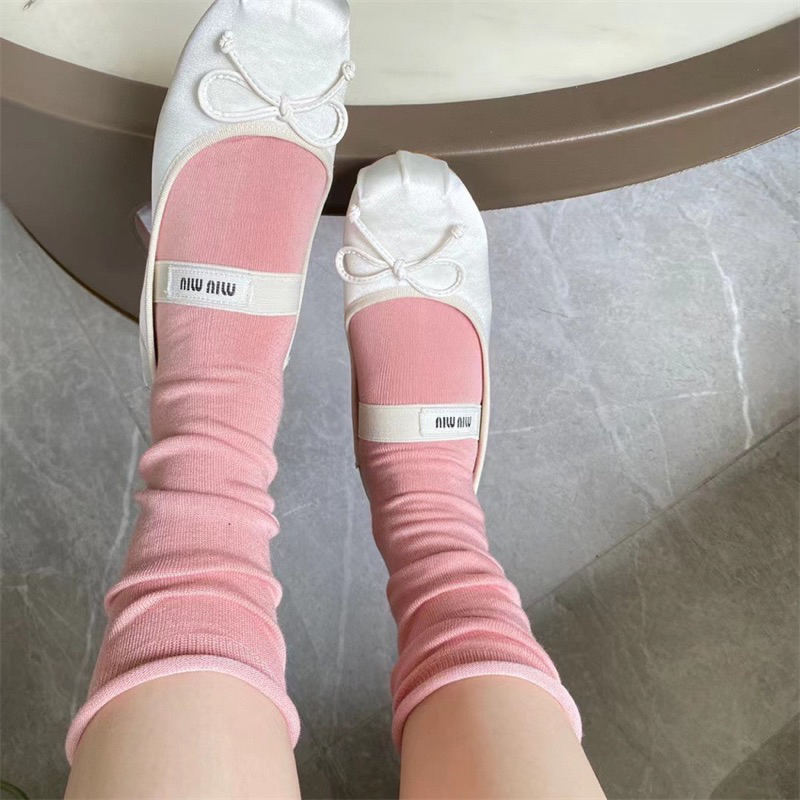 พร้อมส่งในไทย ถุงเท้าWrinkle sock ถุงเท้านุ่ม เนื้อดี ไม่บาง ใส่แล้วจะกองๆย่นๆลงมา น่ารักมาก ไม่รัดเป็นแหนม