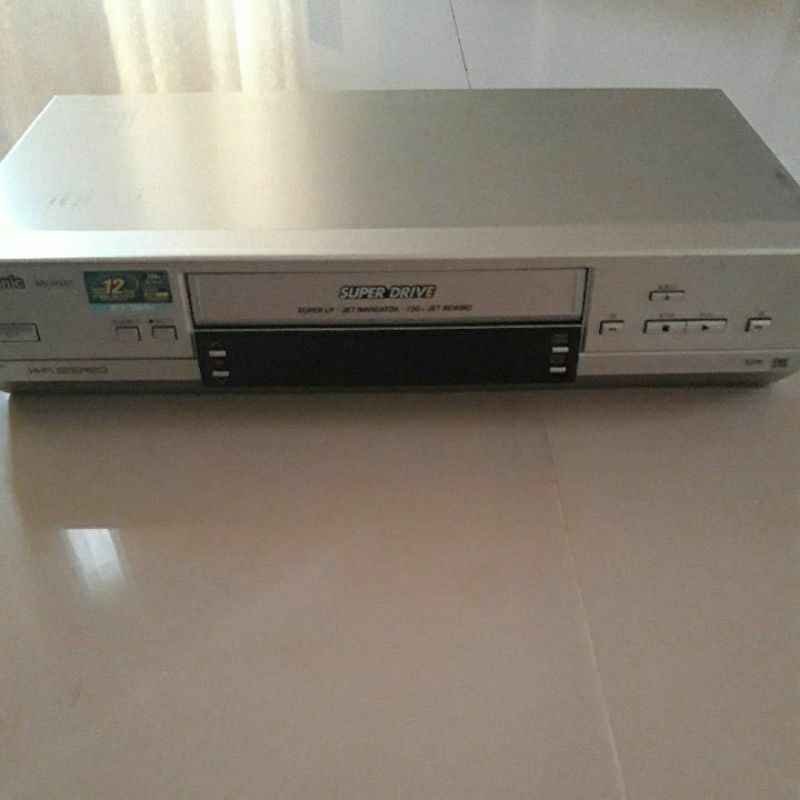 เครื่องเล่นวีดีโอเทป VDO Tape ยี่ห้อ Panasonic รุ่น NV-HV61GCS (ใช้ไม่ได้แล้วนะครับ ไฟไม่เข้า)