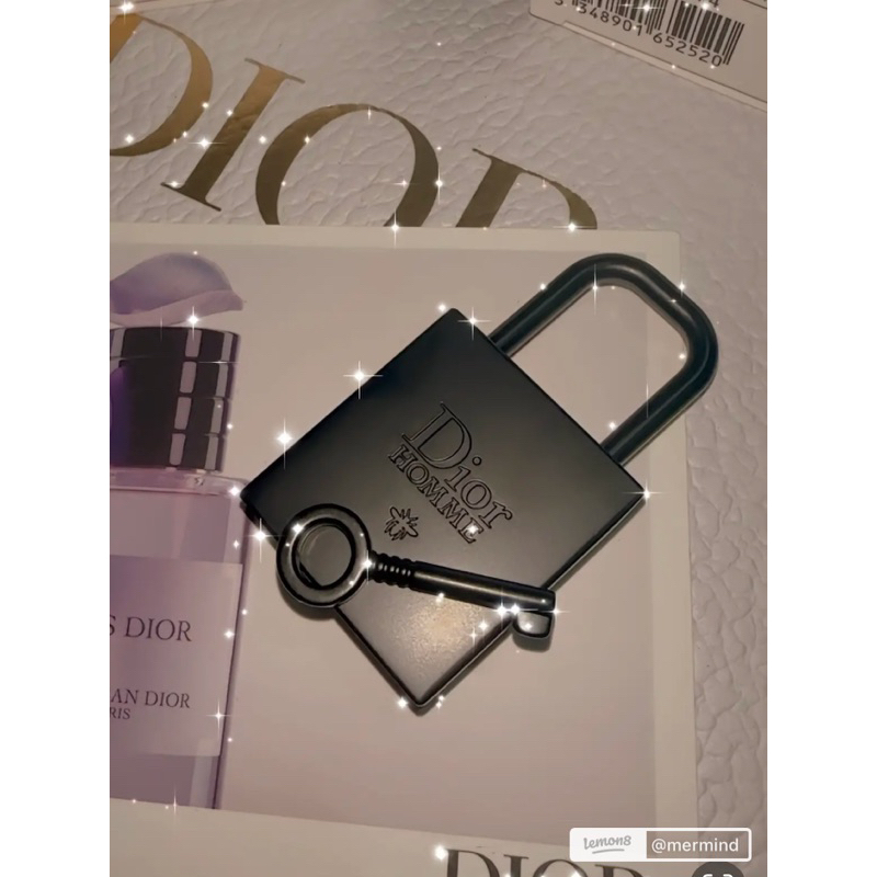 กุญแจ Dior Homme ได้มาจากออนไลน์