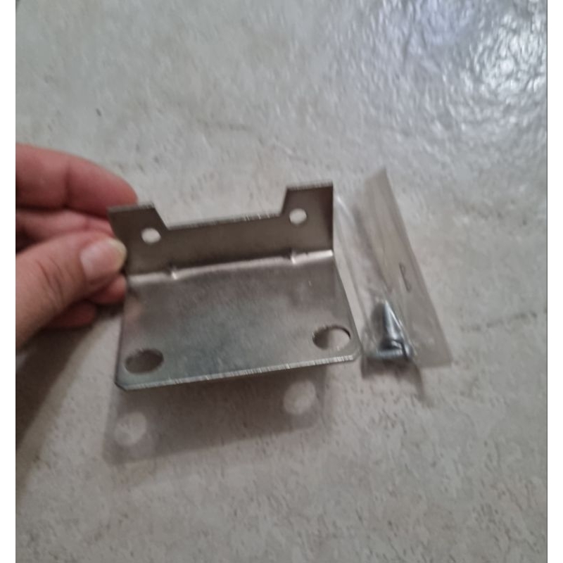 ขายึด ตัวกรองดักน้ำปั๊มลมใช้กับ รุ่น AF4000-04 ,WAF4000-04