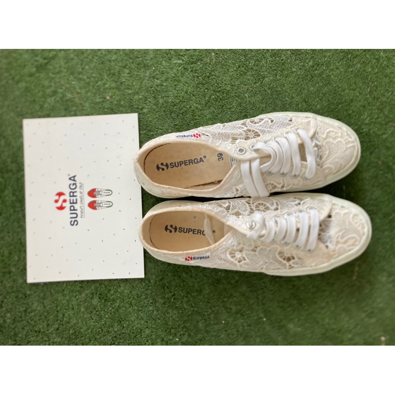 รองเท้า superga มือสองสภาพดีมาก.