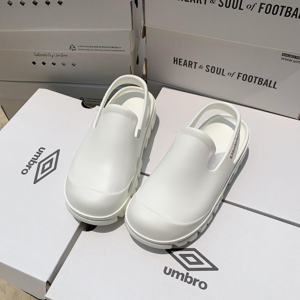 พร้อมส่ง รองเท้า UMBRO TOPI สีขาว ไซส์ 23CM รองเท้านิ่มมากๆๆค่ะ