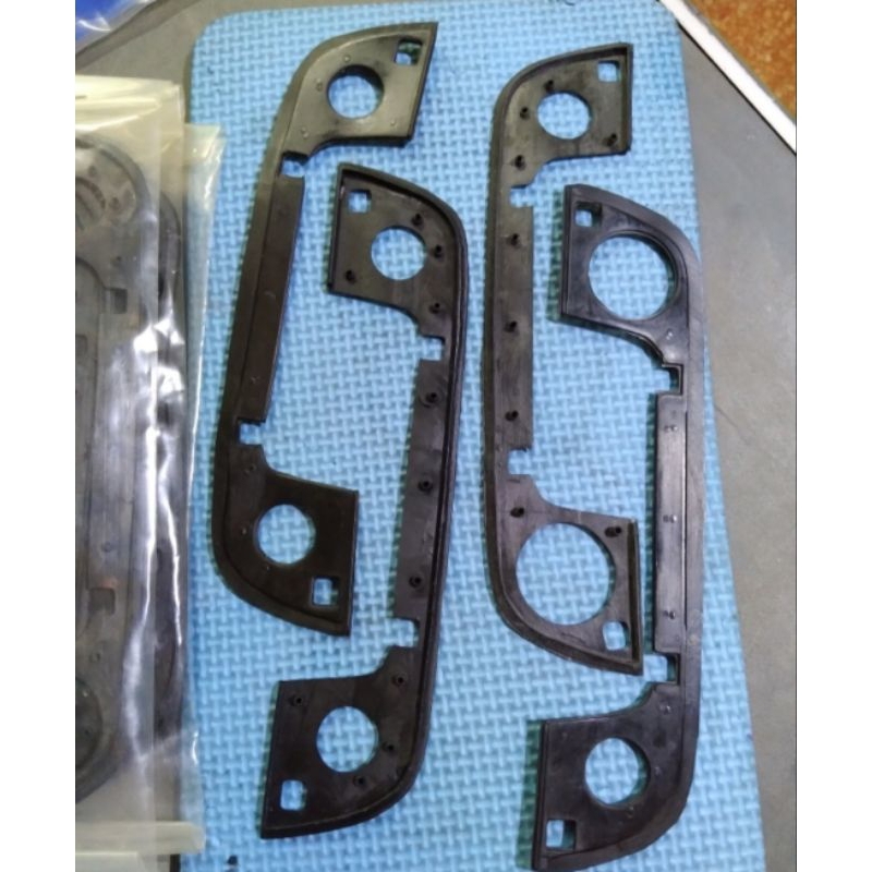 ยางขอบมือเปิดประตู BMW E36 E34 ชุดละ440