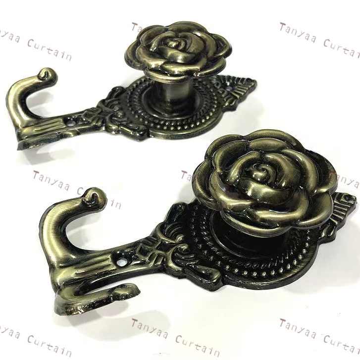 ตะขอ พร้อมพุก+สกรู ร