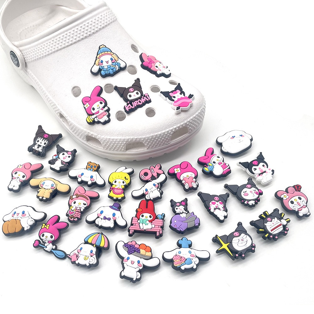 Sanrio ลายการ์ตูน Kuromi Cinnamon DIY Crocs รองเท้าแตะ สําหรับเด็กผู้หญิง PVC อุปกรณ์เสริมรองเท้าแตะ น่ารัก สไตล์ญี่ปุ่น🍒